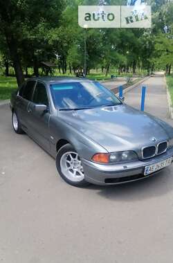 Седан BMW 5 Series 1998 в Першотравенську