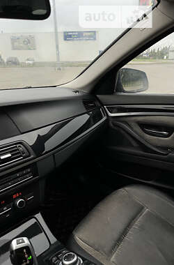 Седан BMW 5 Series 2010 в 