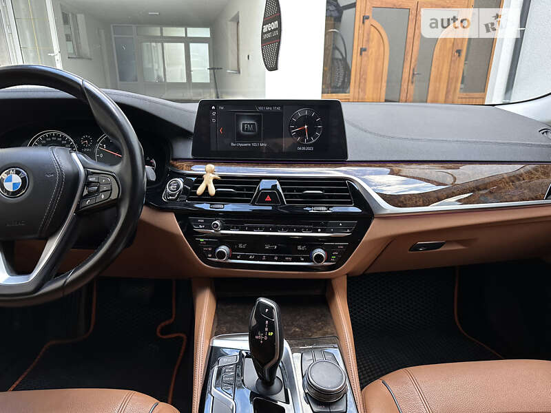 Седан BMW 5 Series 2017 в Тячеве