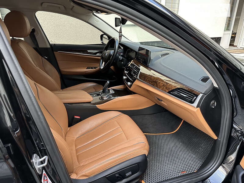 Седан BMW 5 Series 2017 в Тячеве