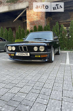 Седан BMW 5 Series 1985 в Львові