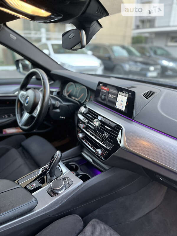 Седан BMW 5 Series 2017 в Львове
