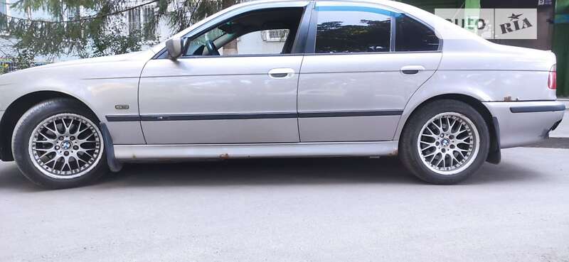 Седан BMW 5 Series 1997 в Харькове