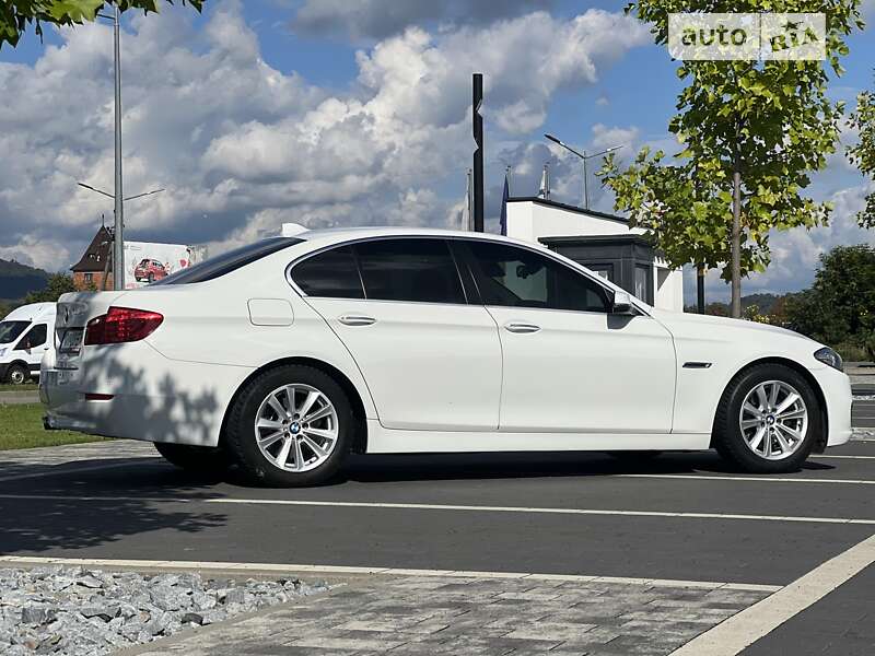 Седан BMW 5 Series 2016 в Мукачево