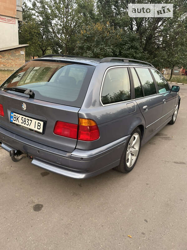 Універсал BMW 5 Series 2000 в Сарнах