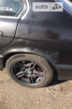Седан BMW 5 Series 1988 в 