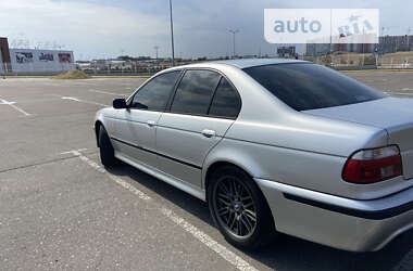 Седан BMW 5 Series 2000 в 