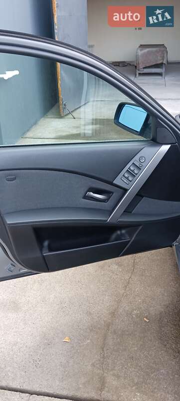 Седан BMW 5 Series 2004 в Костопілі