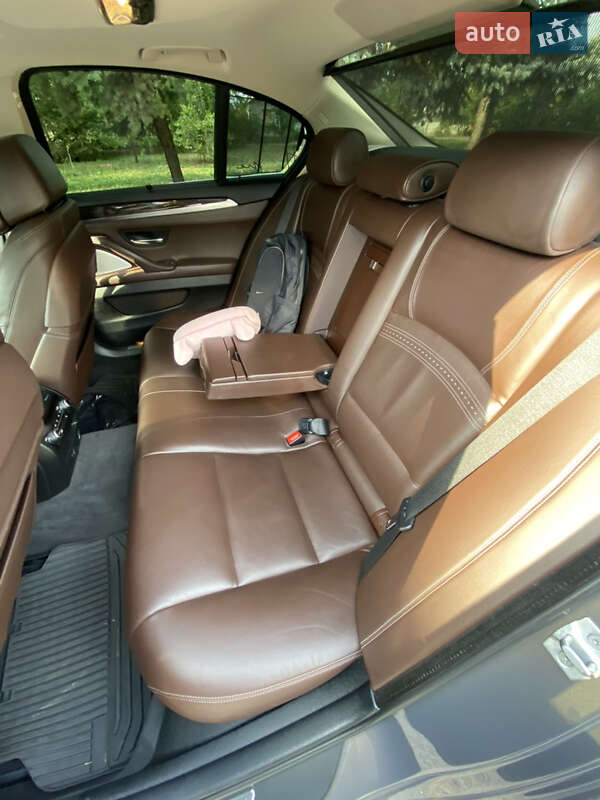 Седан BMW 5 Series 2016 в Черкасах