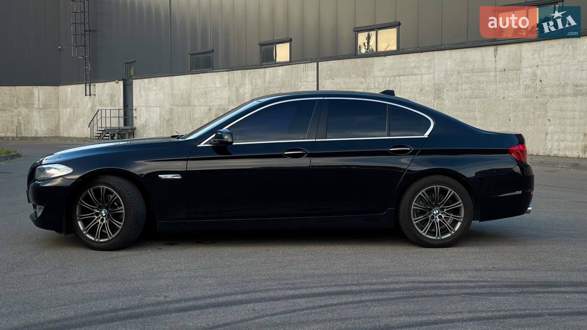 2013 BMW 5er - мініатюра 2