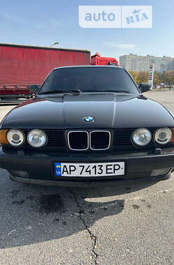 Седан BMW 5 Series 1992 в Запорожье