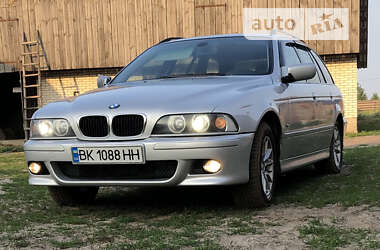 Универсал BMW 5 Series 2001 в Вараше