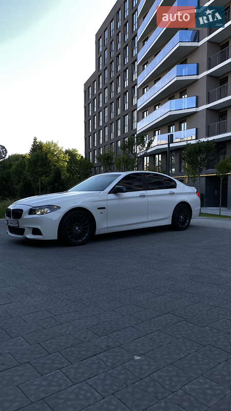 Седан BMW 5 Series 2010 в Львові