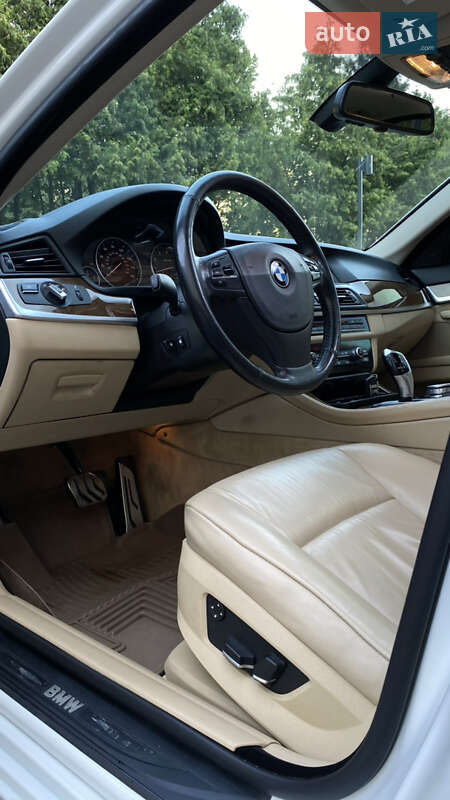 Седан BMW 5 Series 2010 в Львові