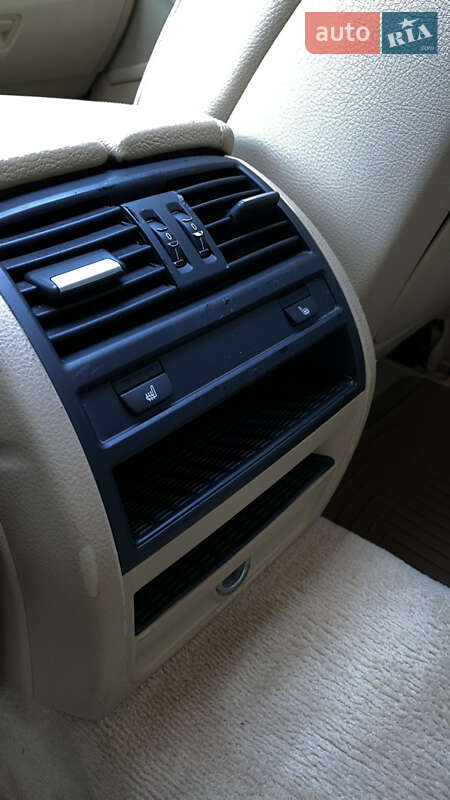 Седан BMW 5 Series 2010 в Львові