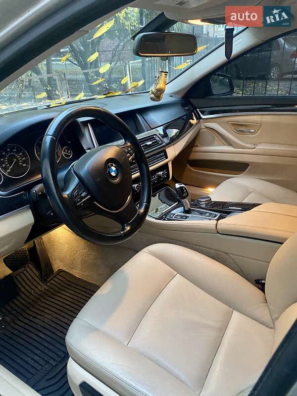 Седан BMW 5 Series 2015 в Києві