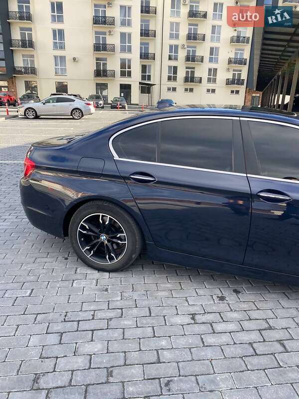 Седан BMW 5 Series 2013 в Ворзелі