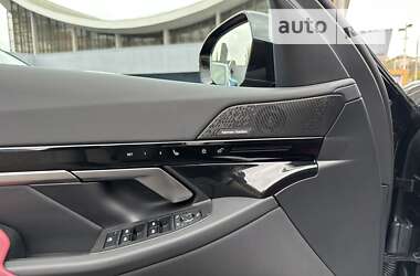 Седан BMW 5 Series 2023 в 