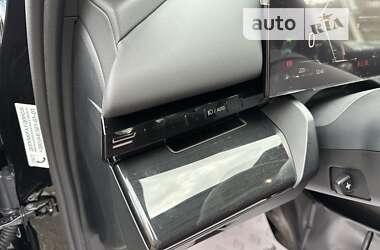 Седан BMW 5 Series 2023 в 
