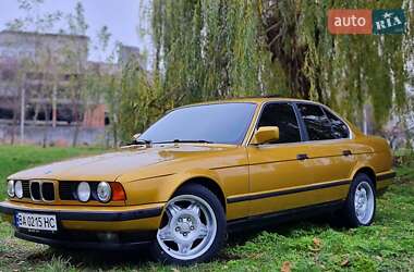 Седан BMW 5 Series 1989 в Кропивницькому