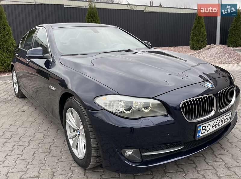 Седан BMW 5 Series 2012 в 