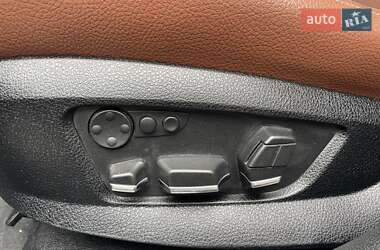 Седан BMW 5 Series 2012 в 