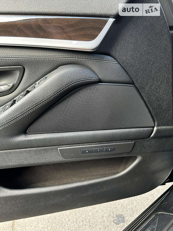 Седан BMW 5 Series 2013 в Николаеве