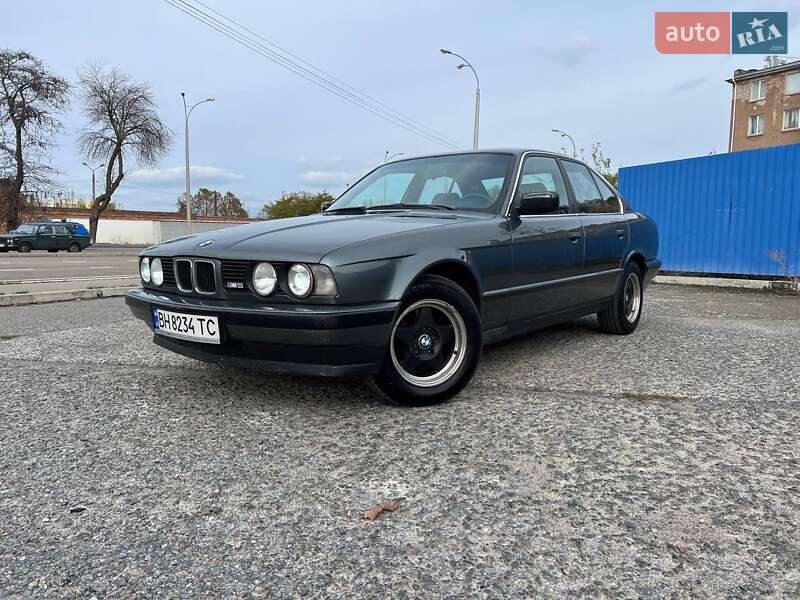 Седан BMW 5 Series 1989 в Одессе