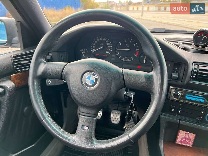 Седан BMW 5 Series 1989 в Одессе