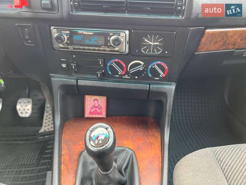 Седан BMW 5 Series 1989 в Одессе