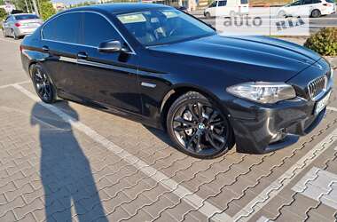 Седан BMW 5 Series 2014 в Вишневом