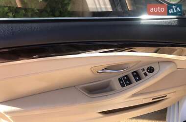 Седан BMW 5 Series 2012 в Сторожинце