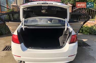 Седан BMW 5 Series 2012 в Сторожинце