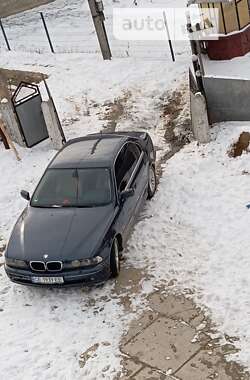 Седан BMW 5 Series 2002 в Глибокій