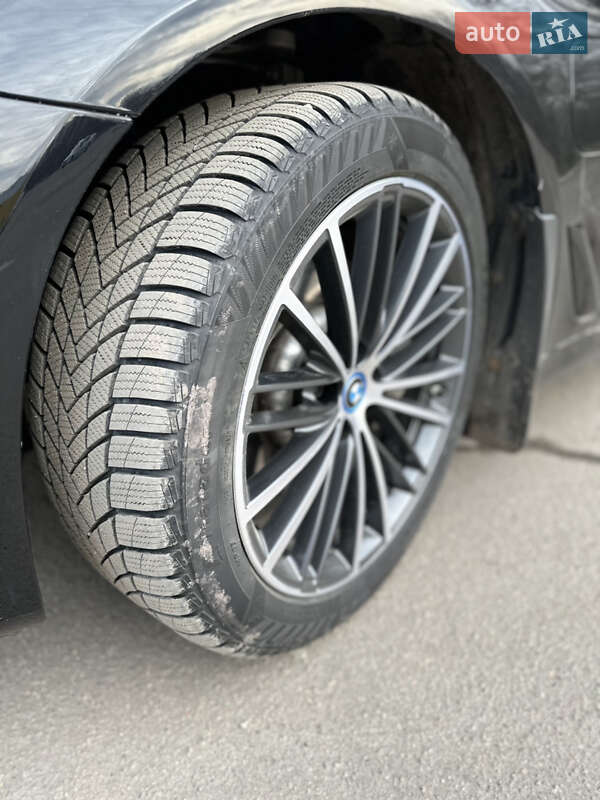 Седан BMW 5 Series 2022 в Запорожье