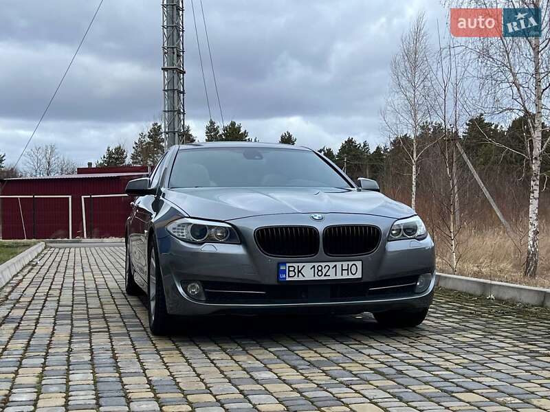 Седан BMW 5 Series 2011 в Сарнах