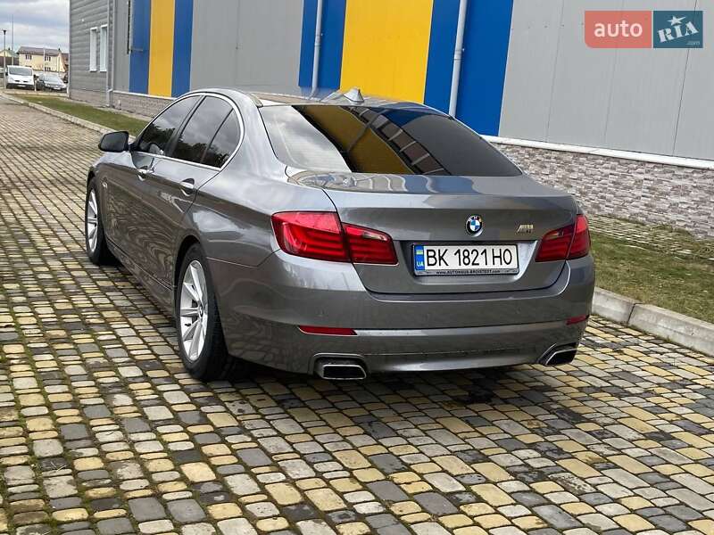 Седан BMW 5 Series 2011 в Сарнах