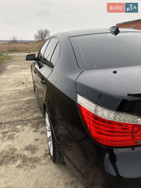Седан BMW 5 Series 2009 в Харкові