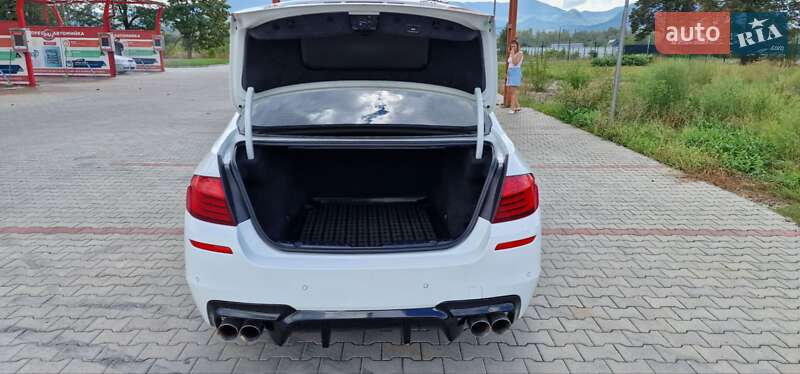 Седан BMW 5 Series 2016 в Тячеві