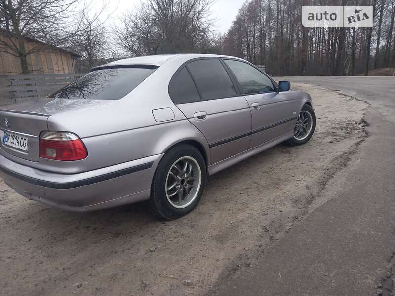 Седан BMW 5 Series 1999 в Рокитном