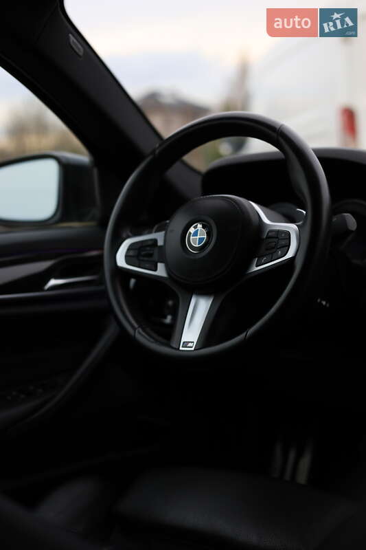 Седан BMW 5 Series 2018 в Львові