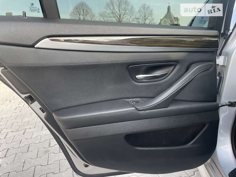 Седан BMW 5 Series 2013 в Львове