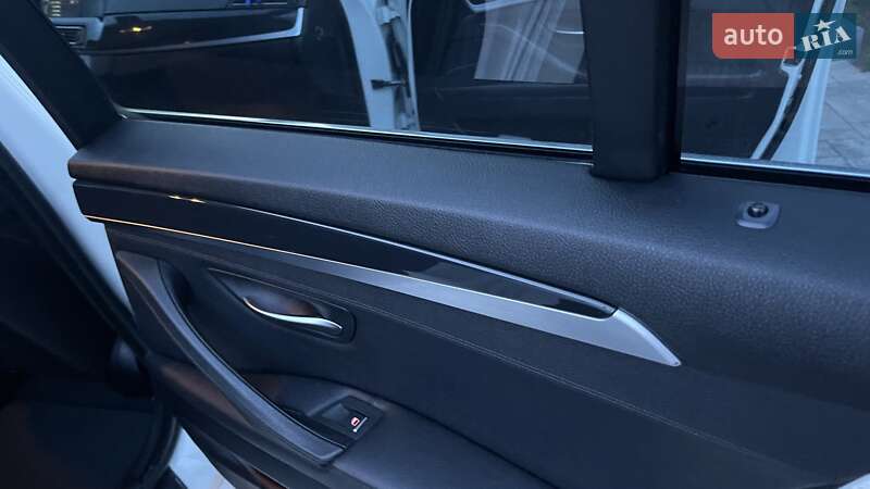 Седан BMW 5 Series 2012 в Львові