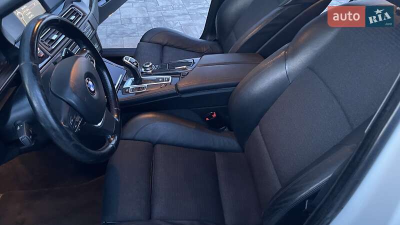 Седан BMW 5 Series 2012 в Львові