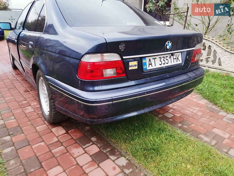 Седан BMW 5 Series 2002 в Дубно