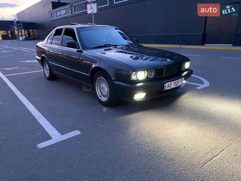Седан BMW 5 Series 1989 в Днепре