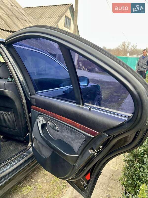 Седан BMW 5 Series 2000 в Тетиеве