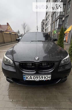 Седан BMW 5 Series 2004 в Львове