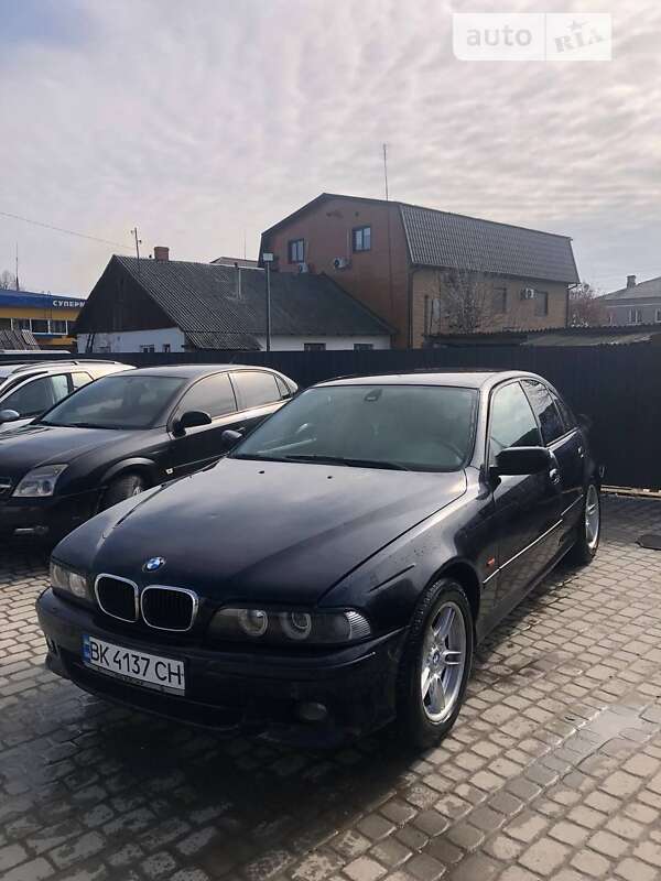 Седан BMW 5 Series 2001 в Рокитном