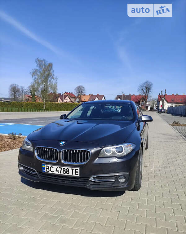 Седан BMW 5 Series 2015 в Львові